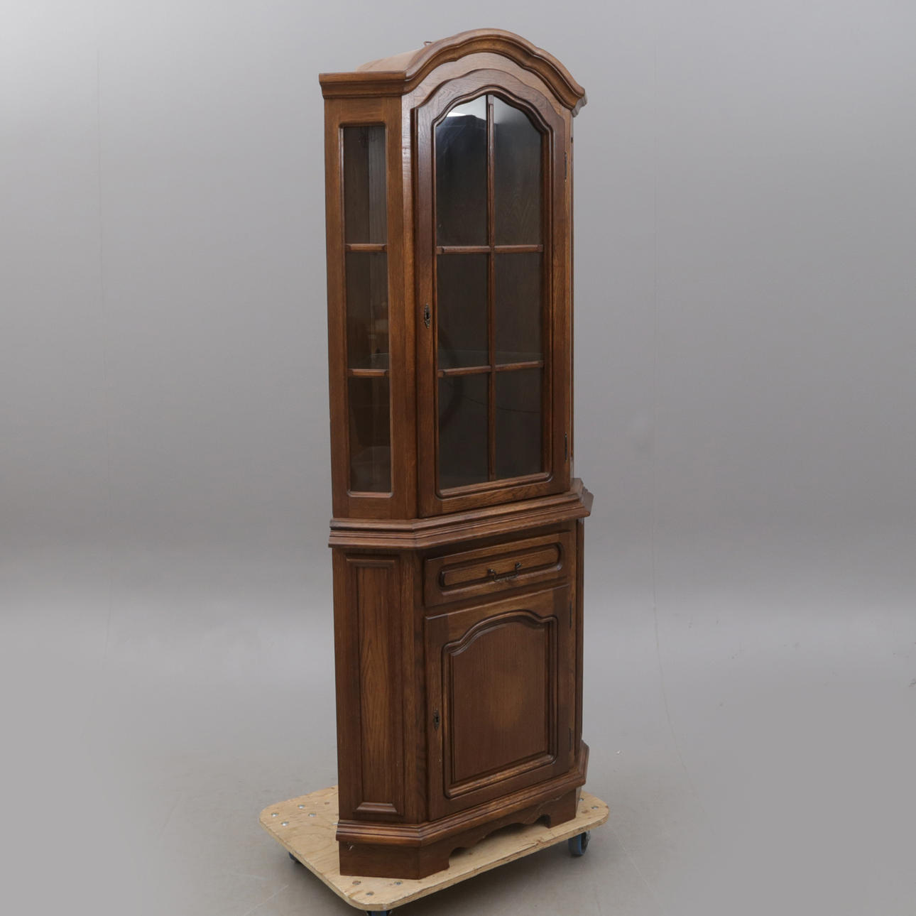 FLOOR CORNER CABINET, with display cabinet, two-piece.