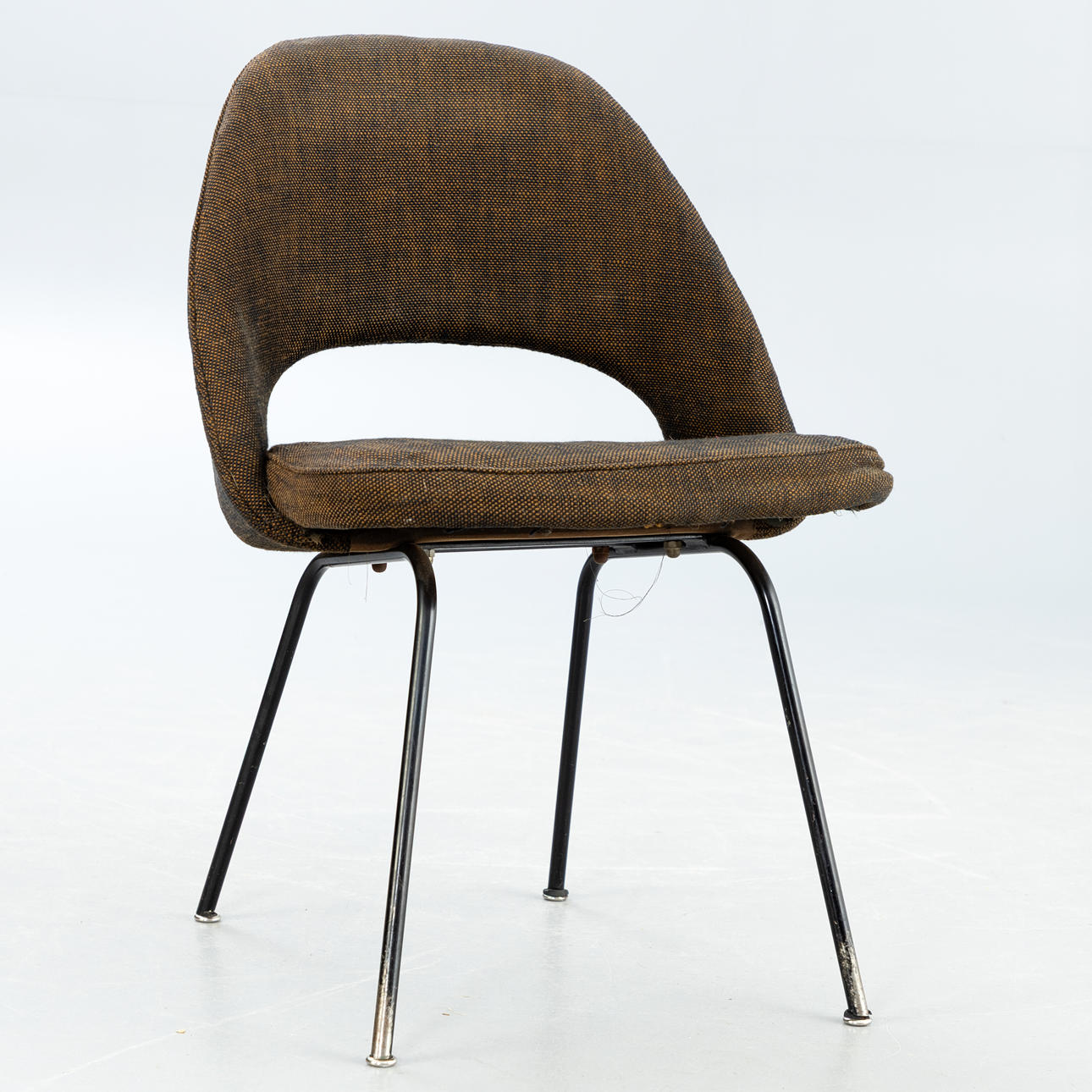 EERO SAARINEN. Saarinen Conference Chair.