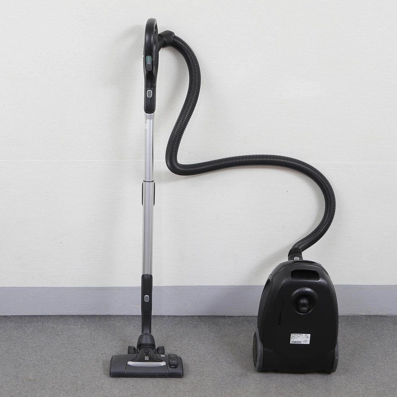 STAUBSAUGER, ELECTROLUX, ULTRA SILENCE, EUS8GREEN.