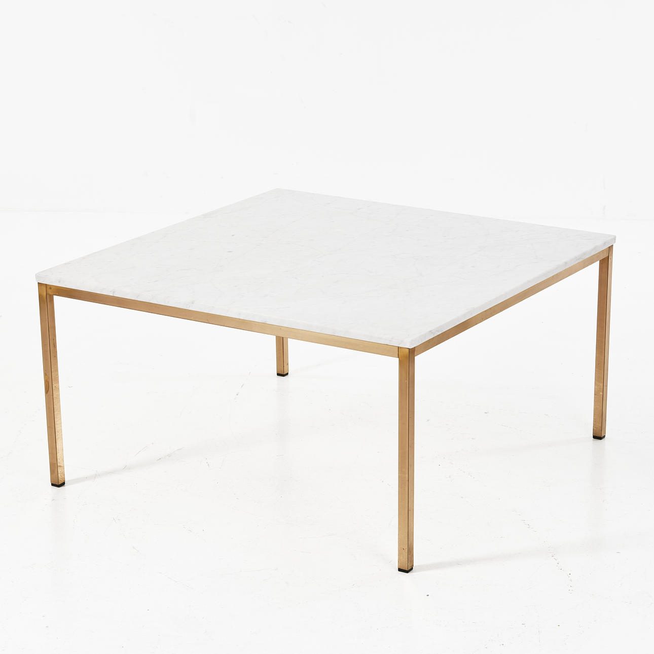 Ein Couchtisch mit Steinplatte, Italien, spätes 20. Jahrhundert.