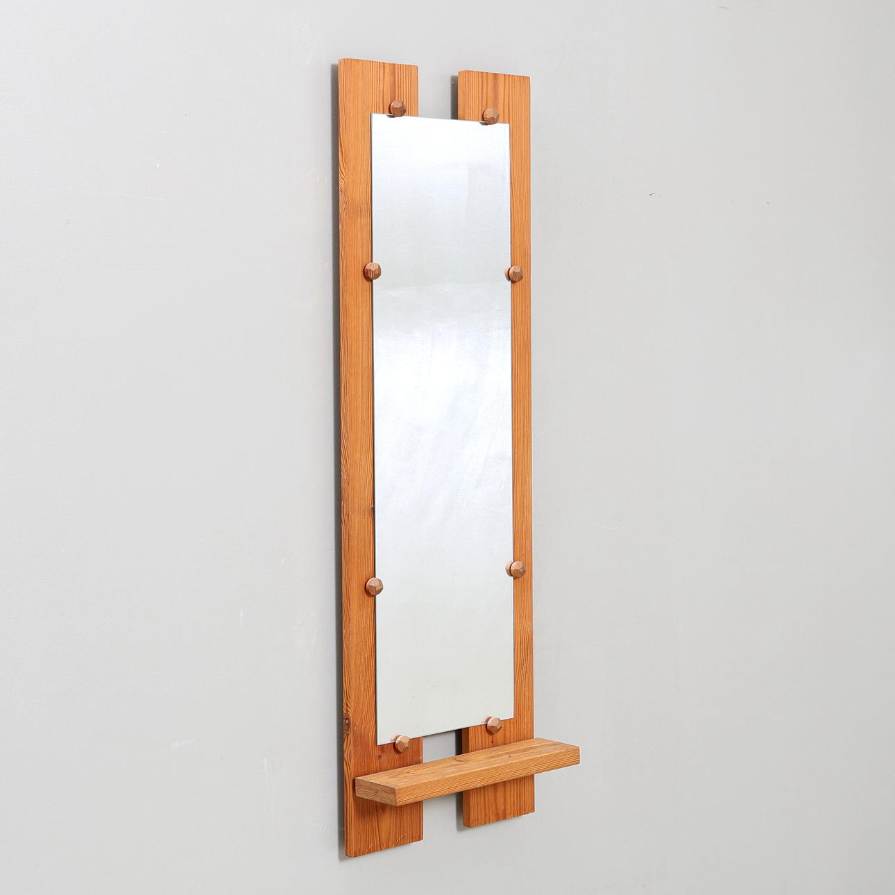 A pine mirror, Gunnar Kanevad, Gamla Linköping, 20th century.