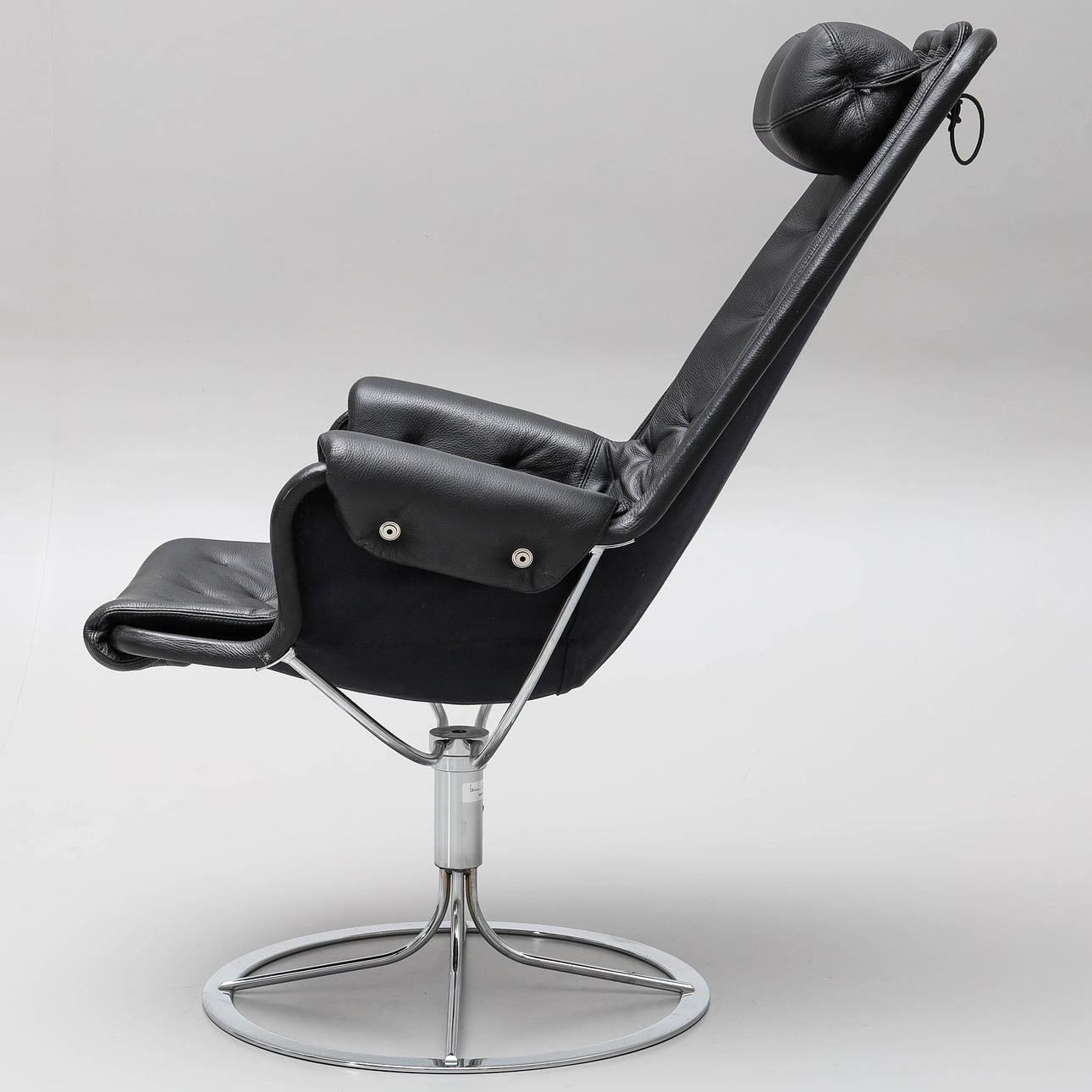 BRUNO MATHSSON. Leather armchair, “Jetson”, Dux.