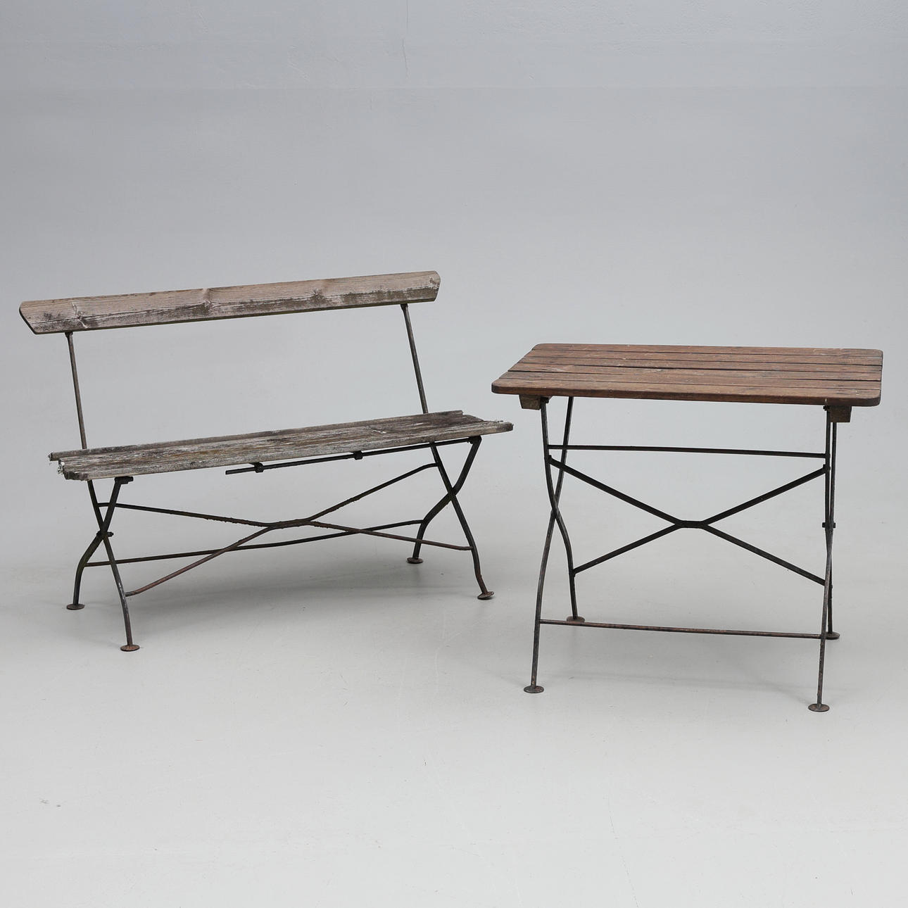 PUUTARHAKALUSTEET 2 kpl, ”Byarums bruk”.