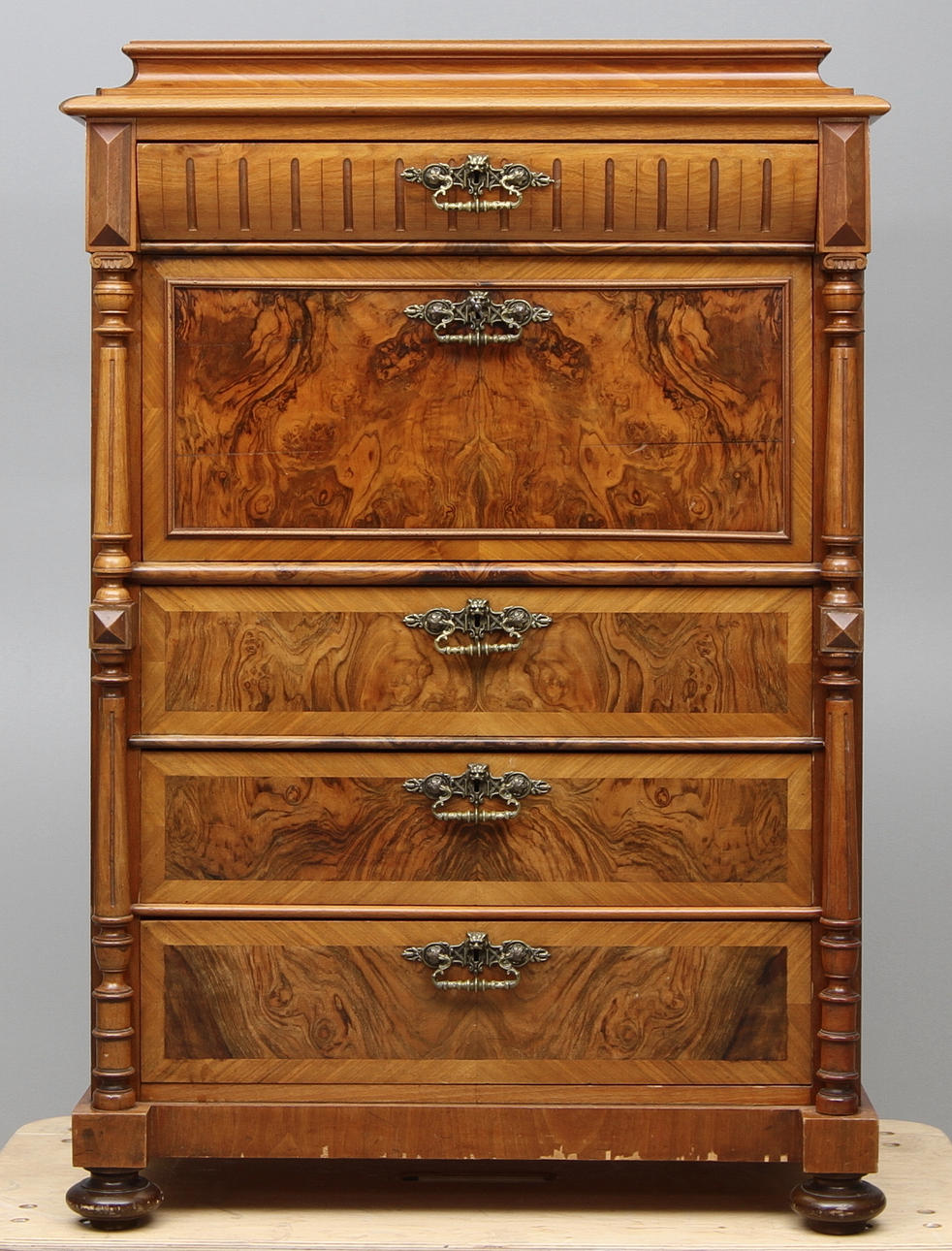 CHIFFONJÈ, C:a 1900.