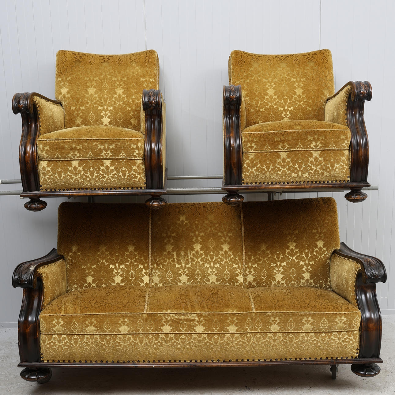 A 3-piece Chippendale sofa set, 1930s/40s.