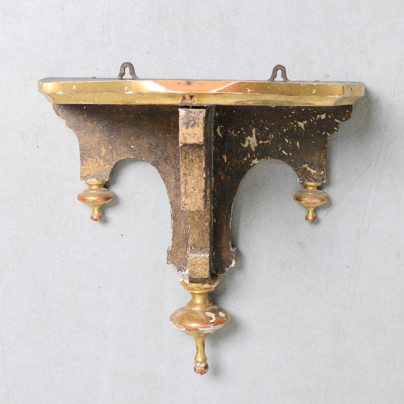 A Neo-Renaissance wall console, 19th century.