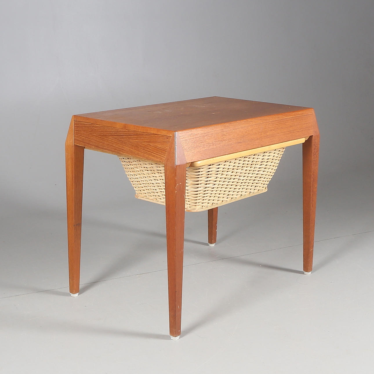 SYBORD, fanérat trä, 1900-talets tredje kvartal.