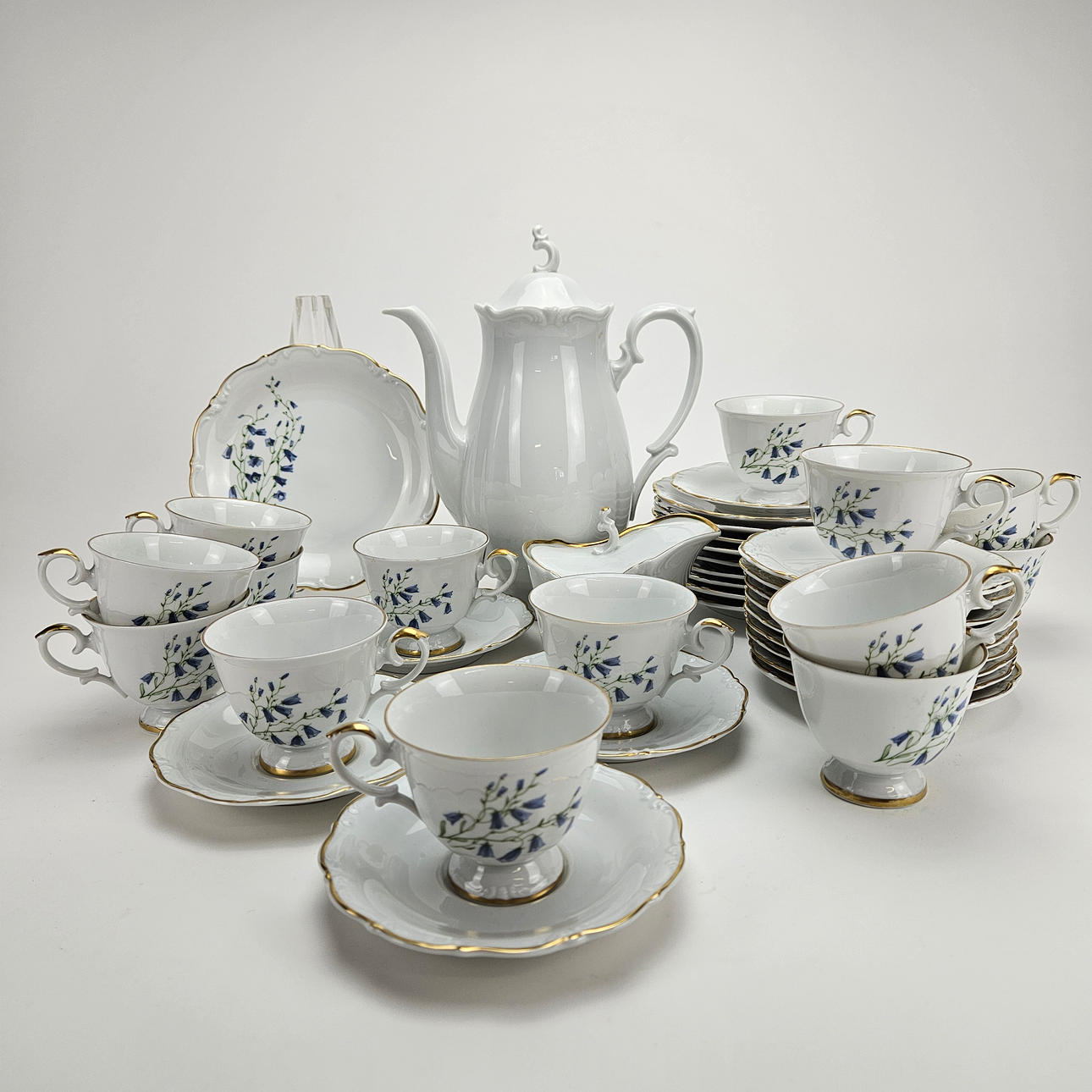 A set of 26-piece tableware, “Blåkello”, Hackefors.