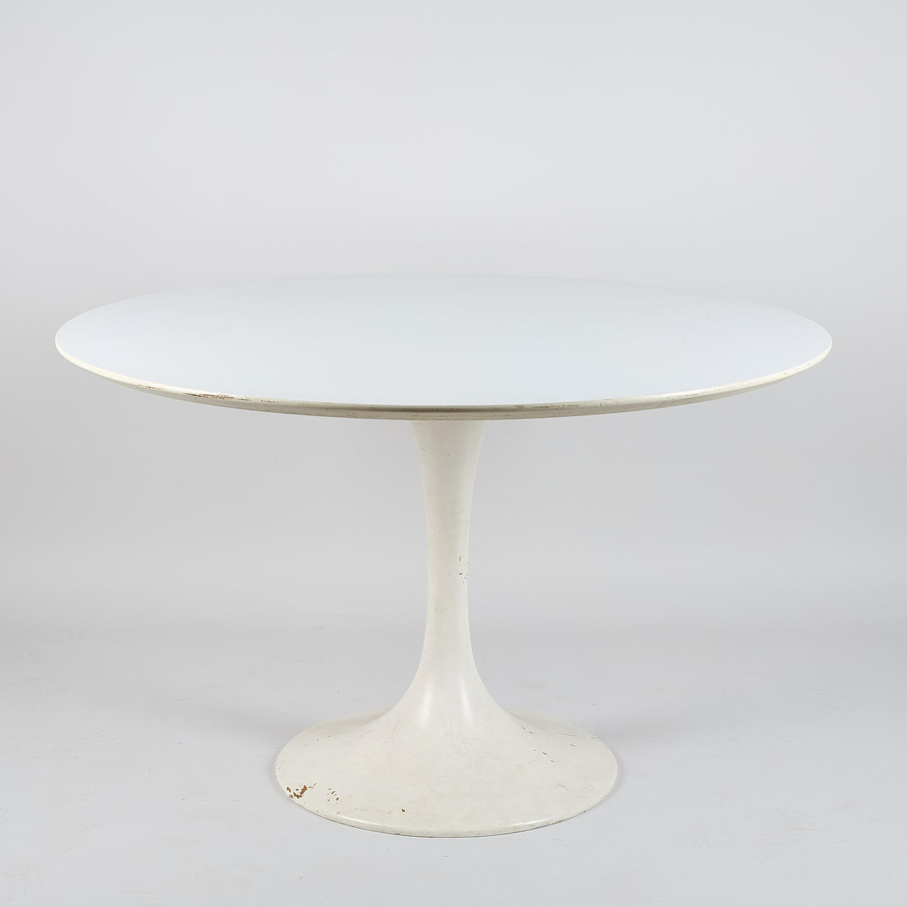 EERO SAARINEN. Esstisch, wahrscheinlich Versuchsmodell „Tulip“.