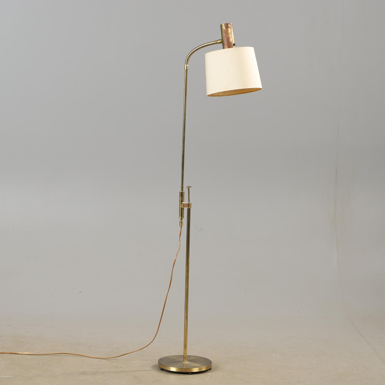 GULVLAMPE, messing, Falkenbergs Lighting.