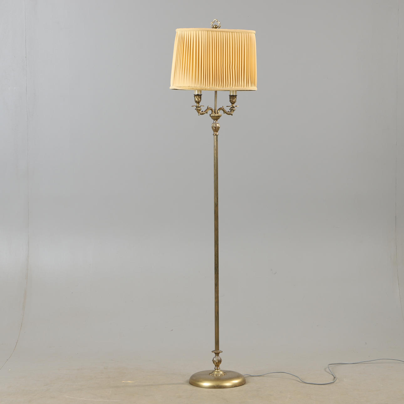 LATTIAVALAISIN, 2-vartinen, messinki.