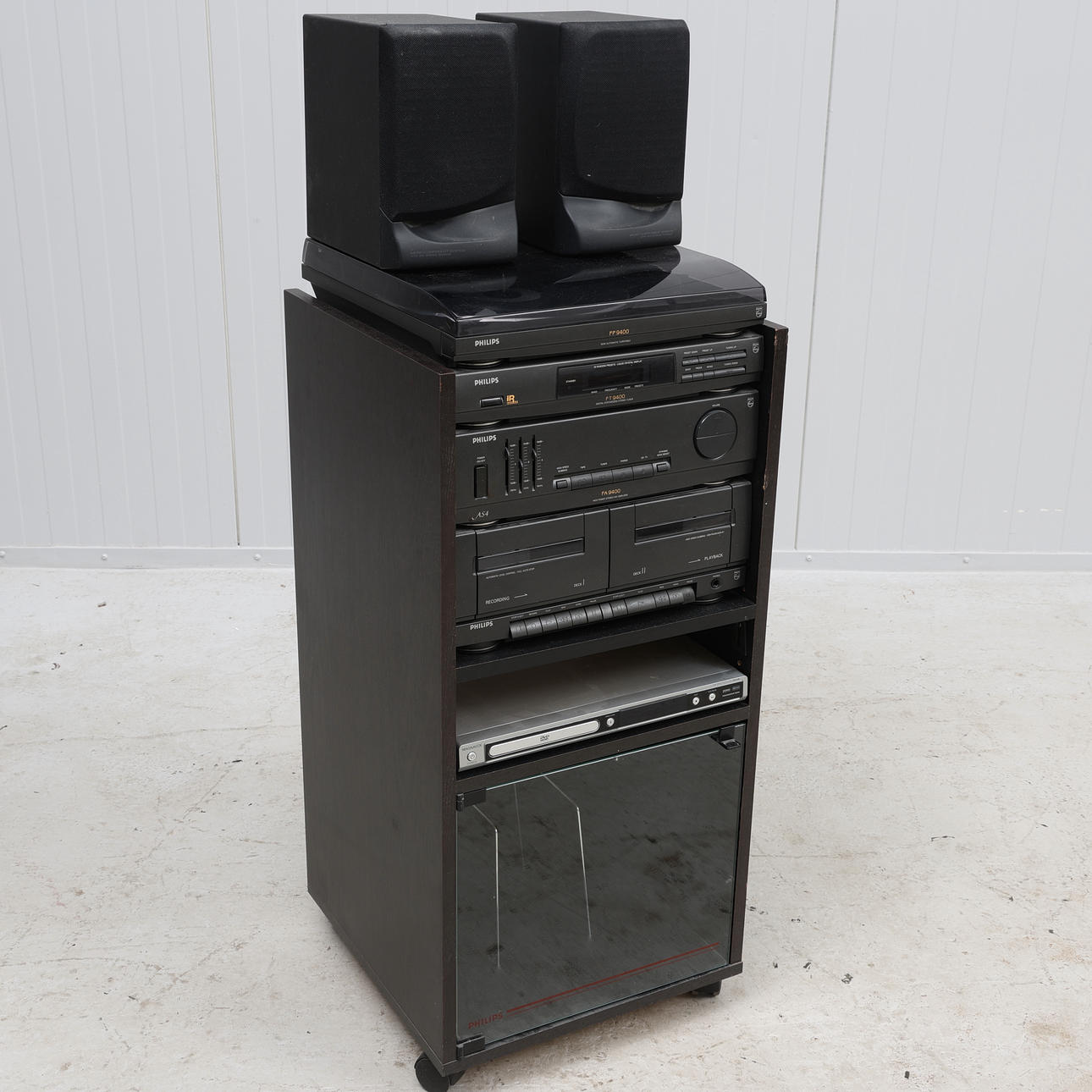 MUSIC SYSTEM, on roller tables, including Philips 9400.