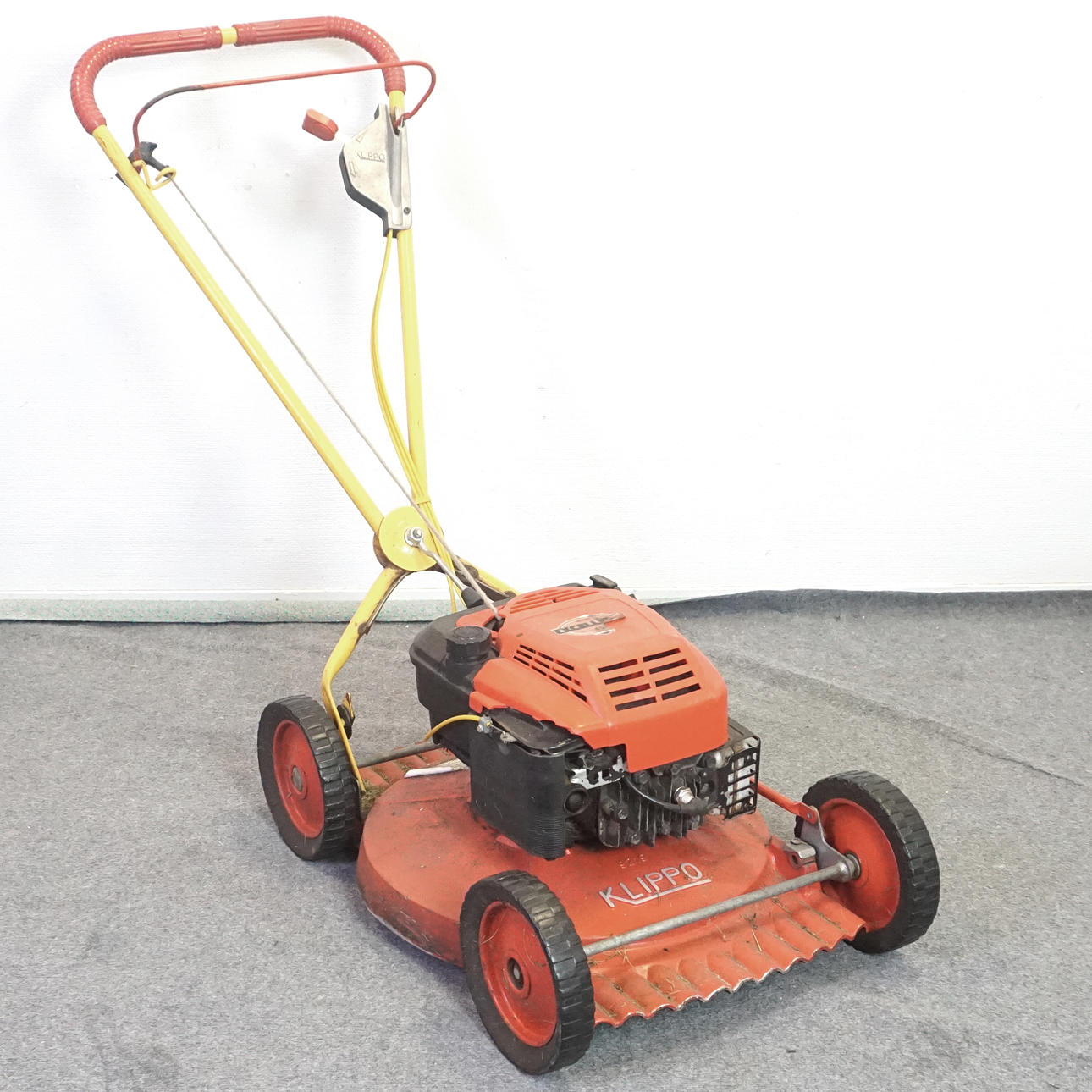 LAWNMOWERS. Klippo, “Excellent”, petrol powered.