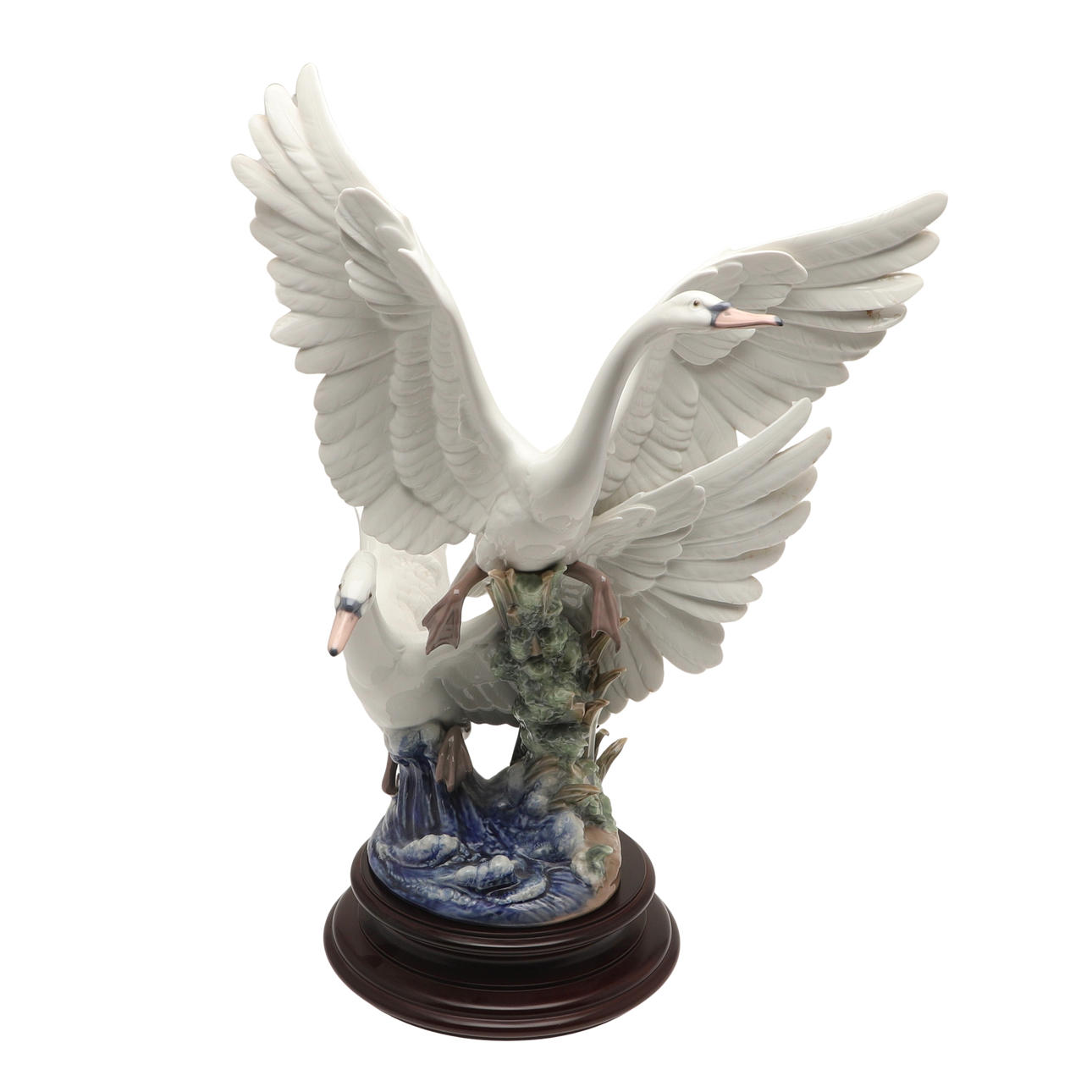 LARGE LLADRO PORCELAIN GROUP - 'SWANS TAKE FLIGHT'.