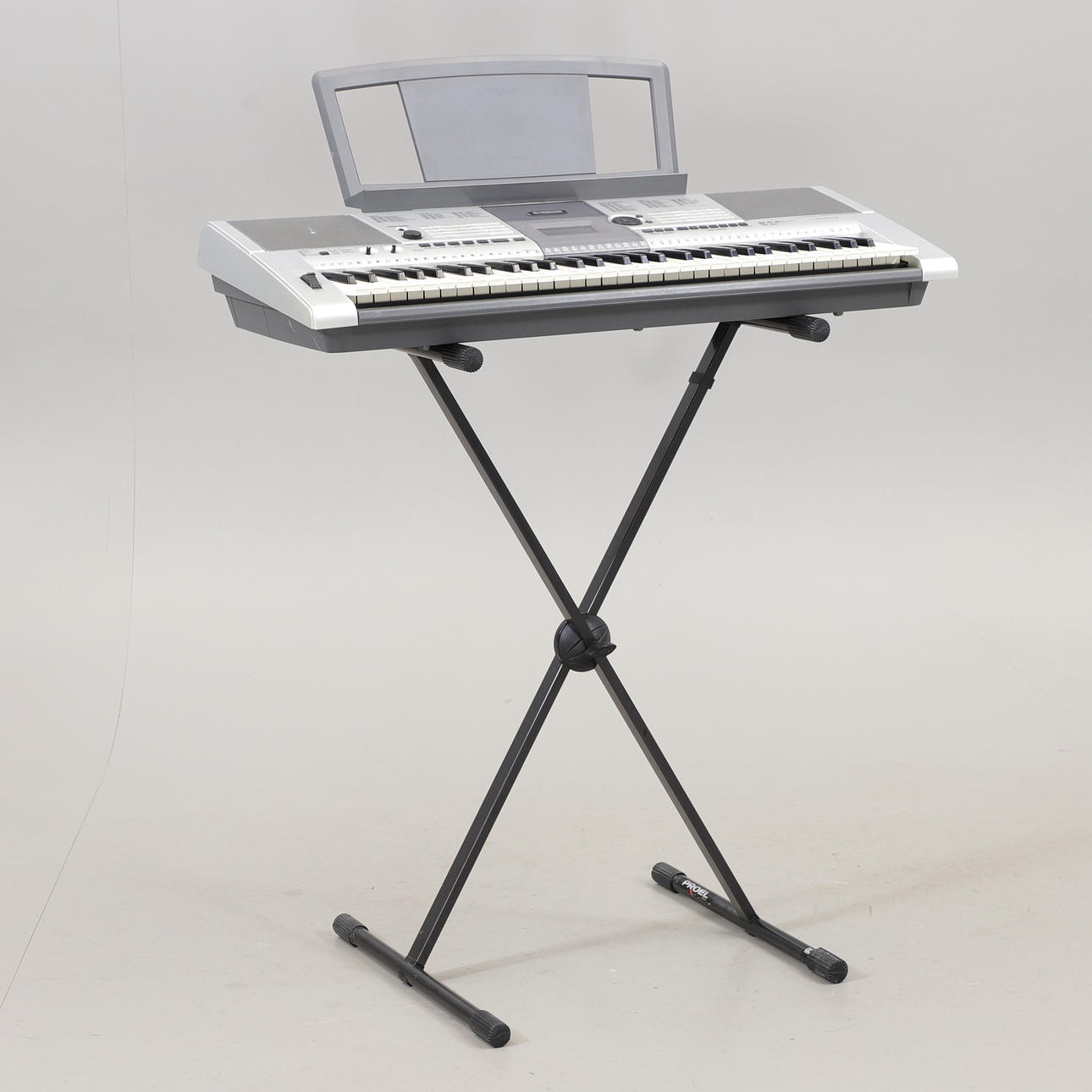 KEYBOARD, “PSR E403", Yamaha.