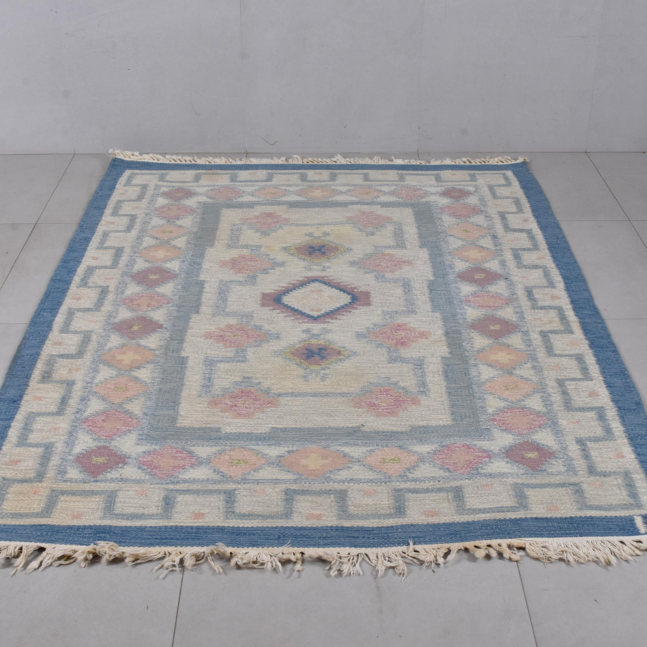 INGEGERD SILOW. CARPET, BURLAP.