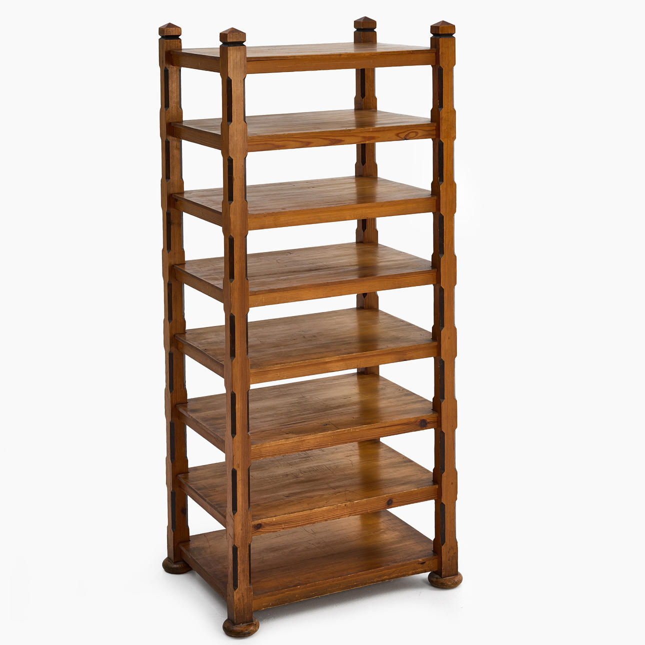 A floor shelf, partly blackened pine, turned paws, 1910/20's.