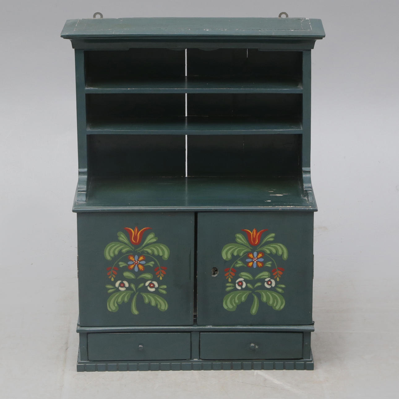 A 20th century general-style wall shelf.