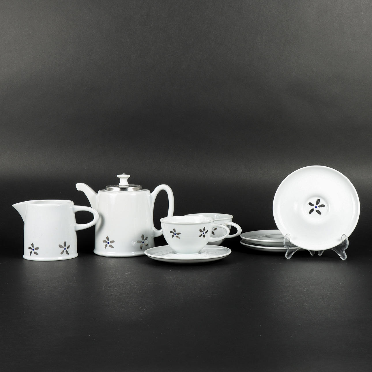 JONAS BOHLIN. Dinnerware parts, Rörstrand Qvint.