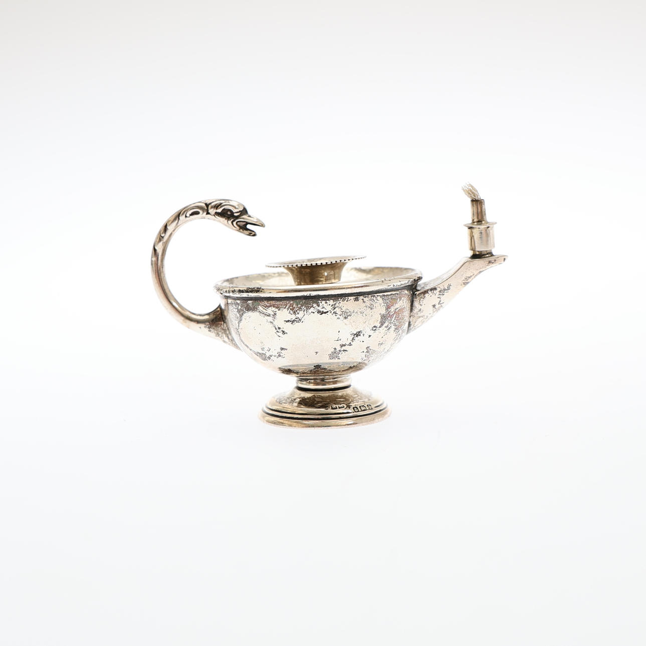 GEORGE V SILVER ALADDIN TABLE LIGHTER.