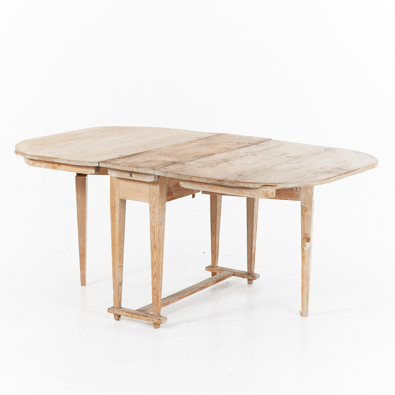 A late Gustavian early 19th century percussion table, pine.