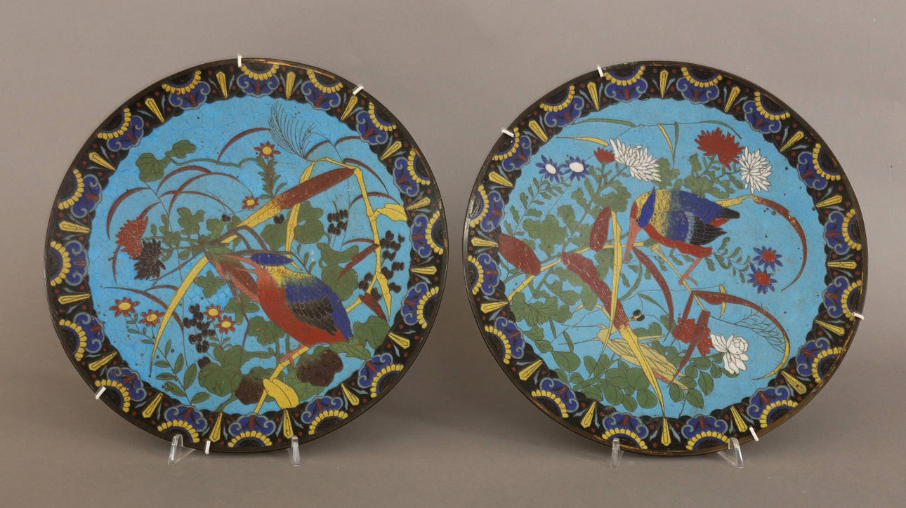 PAR CLOISONNÉE PLATTOR.