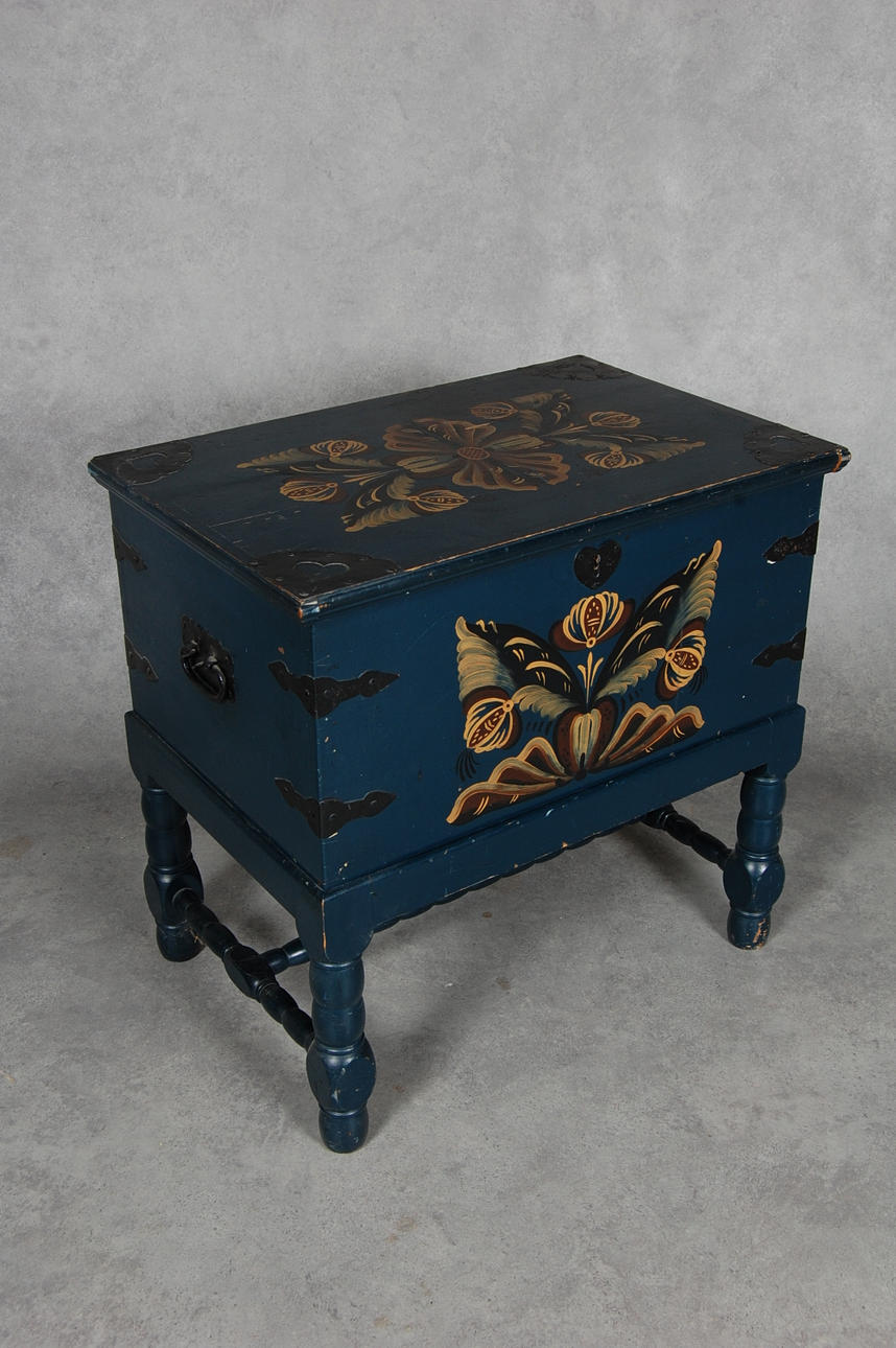 KISTA, allmogestil, från 1923.