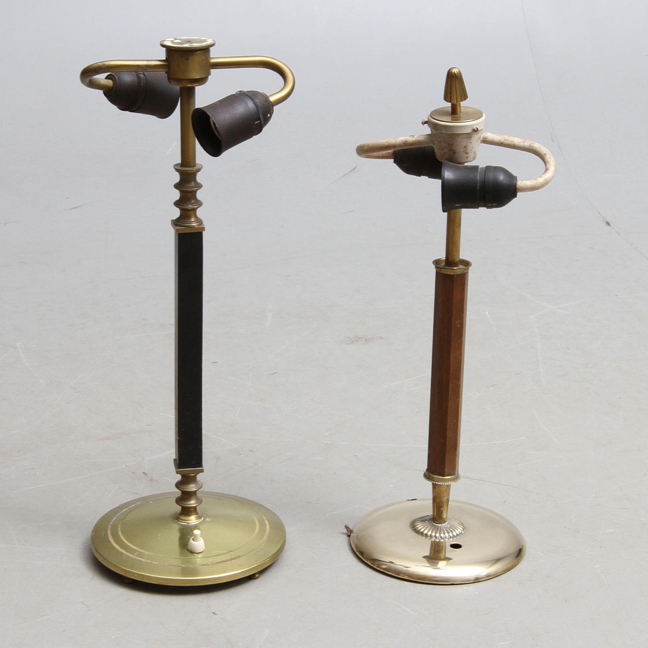 BORDSLAMPOR, 2 st, Böhlmarks, 1900-talets första hälft.