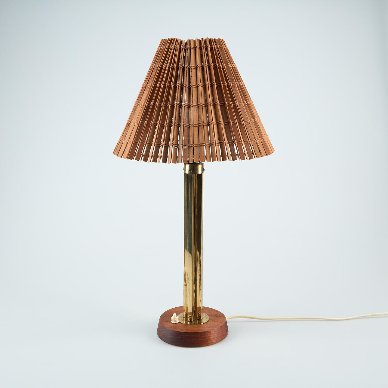 TABLE LAMP, Valaisin Mäkelä. Finland.
