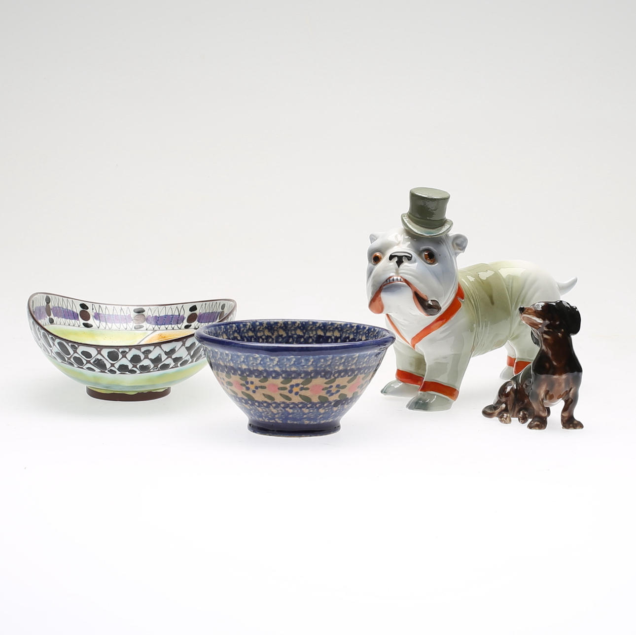 PORSLINSFÖREMÅL, 4 st, 1900-tal.