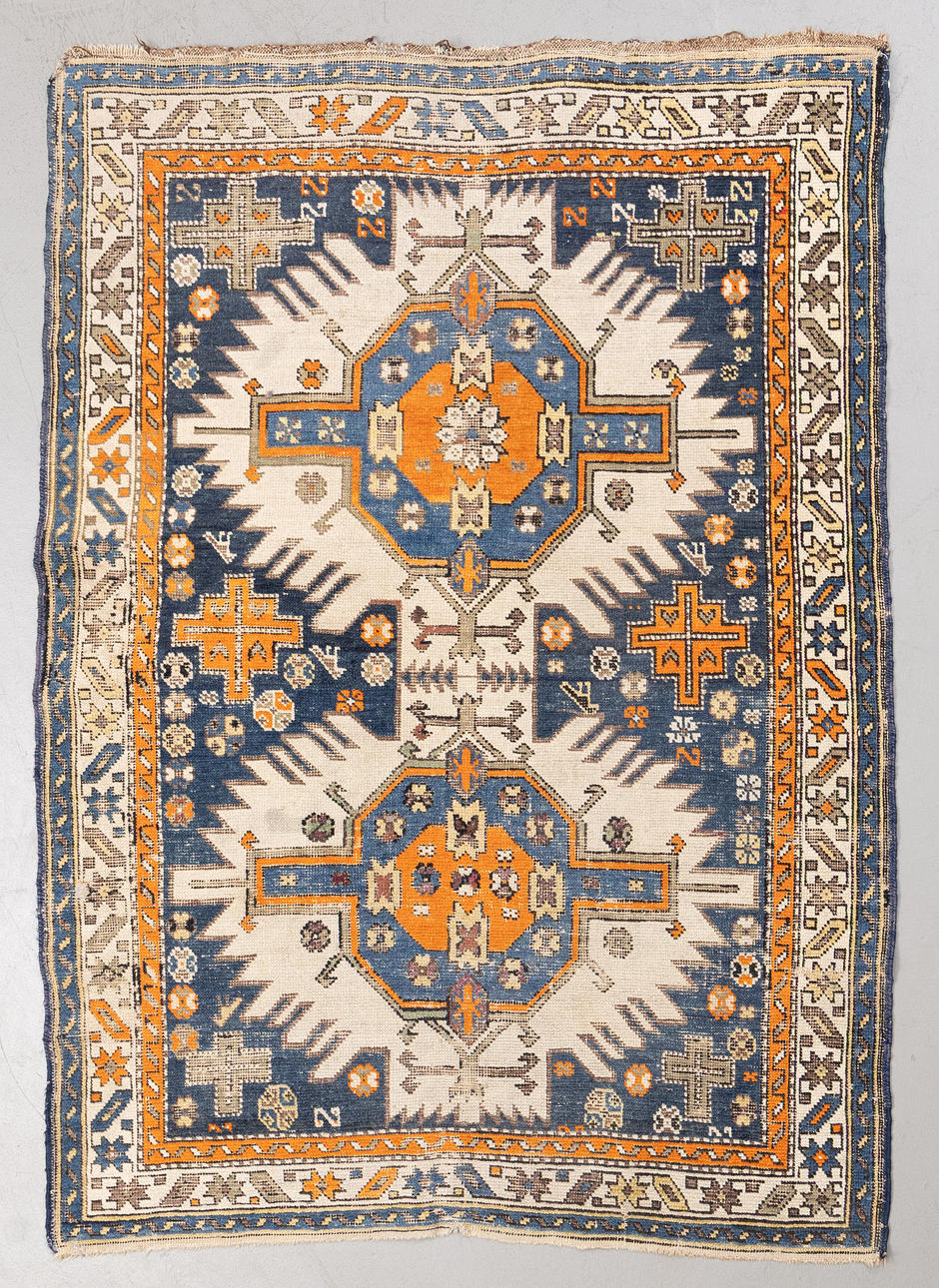 A carpet, probably Konya, kelim, measuring 152x110 cm.