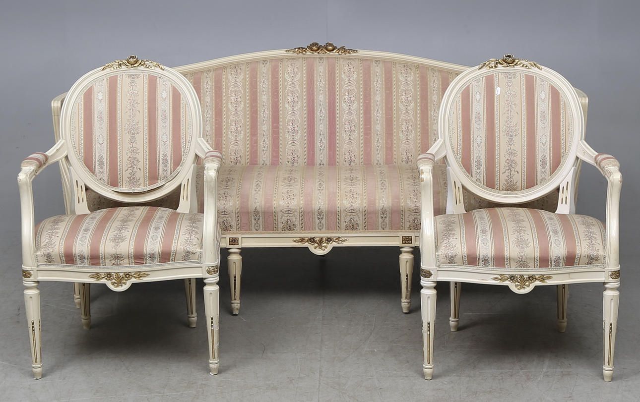 SOFFGRUPP, 3 delar. Gustaviansk stil, 1900-tal.