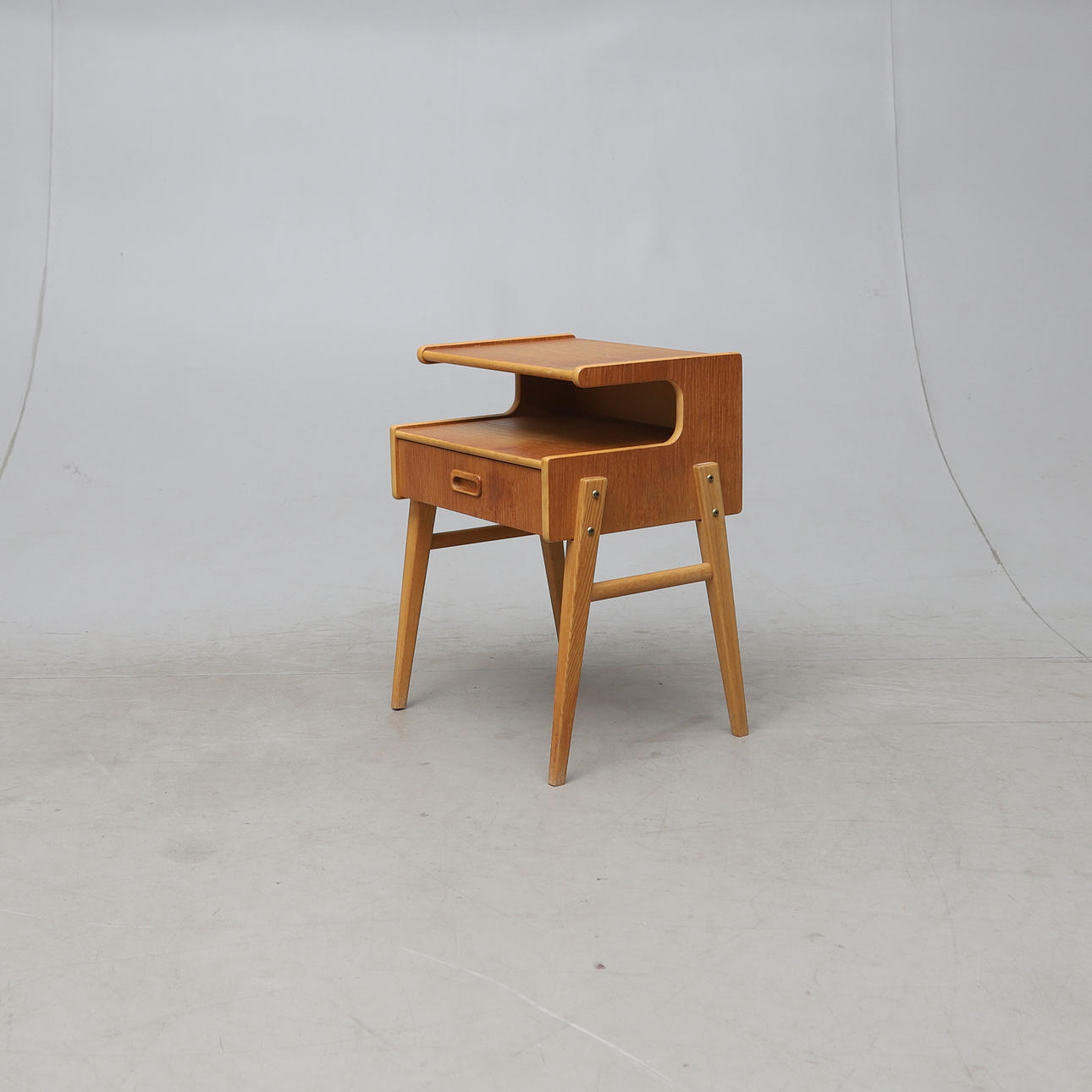 SÄNGBORD, teak, 1950-/60-tal.