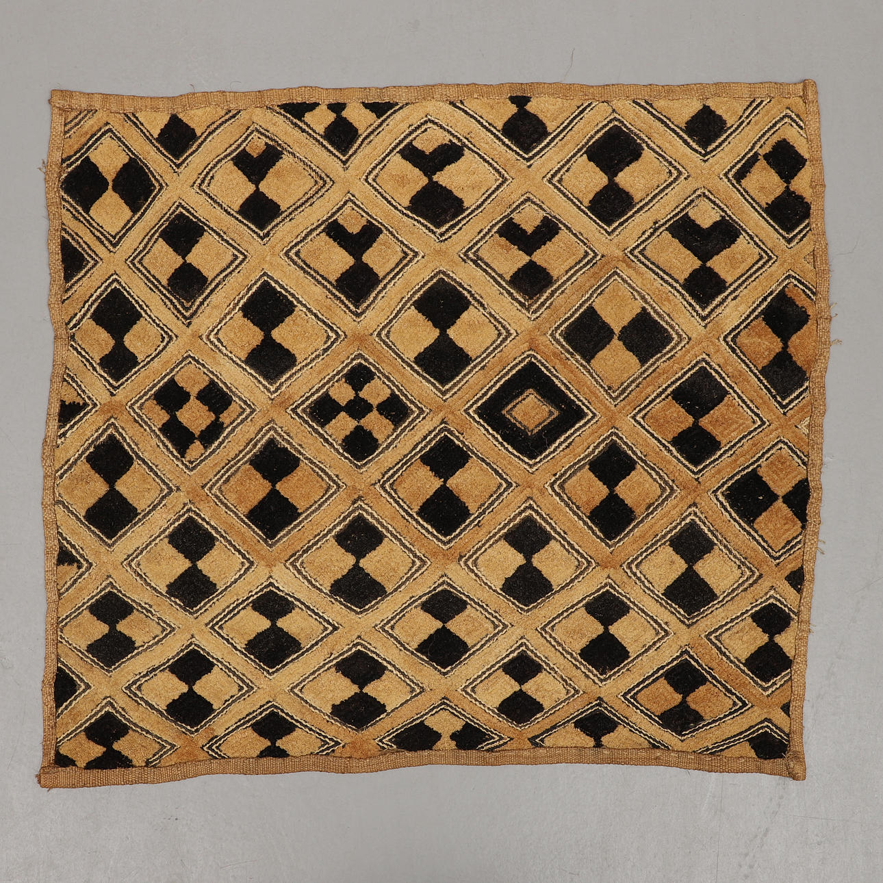RAFFIA TEXTILE, Shoowa, D.R. Congo, 20th century. Ethnographica ...