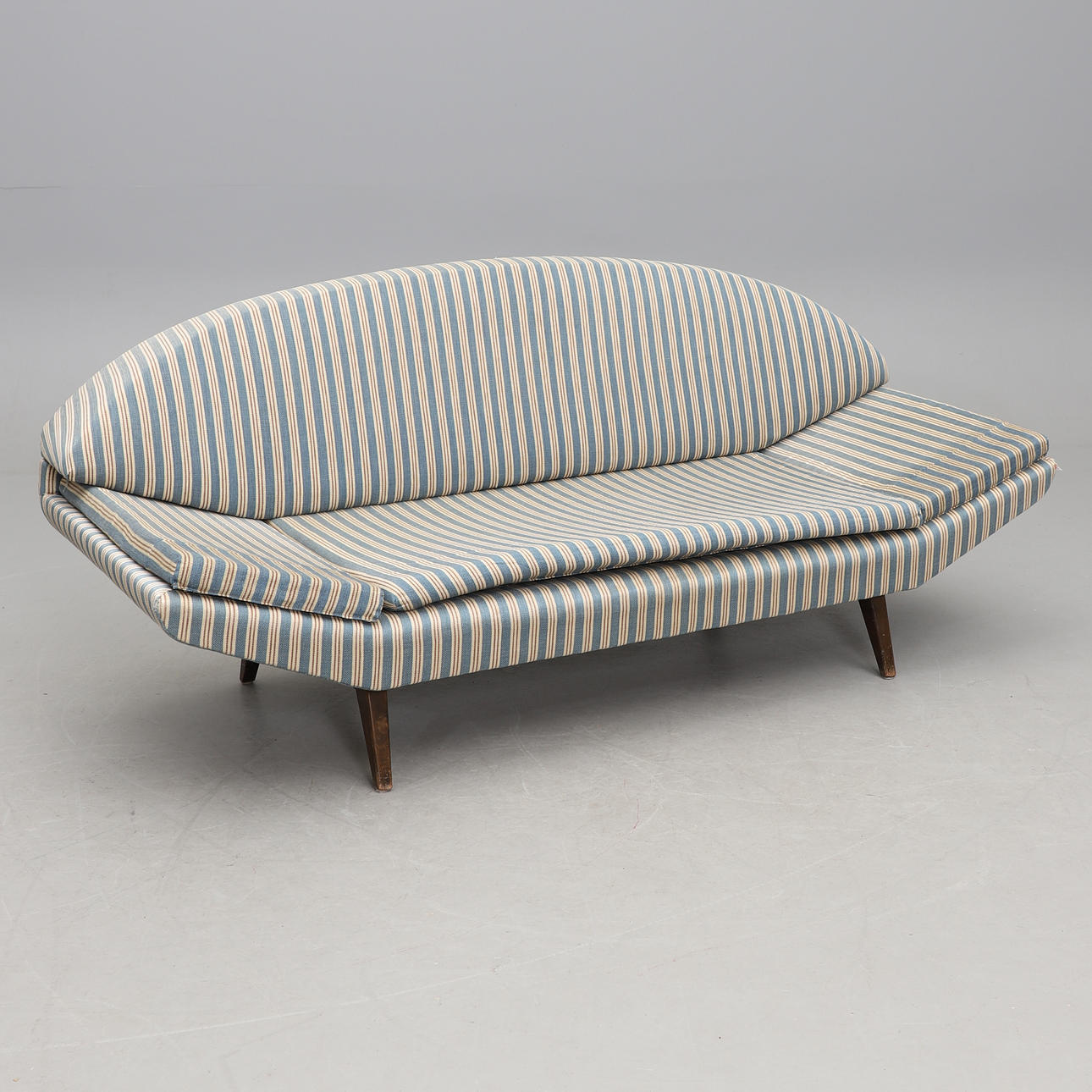 FOLKE JANSSON. Attributed. A Swedish Modern sofa, 1950s.