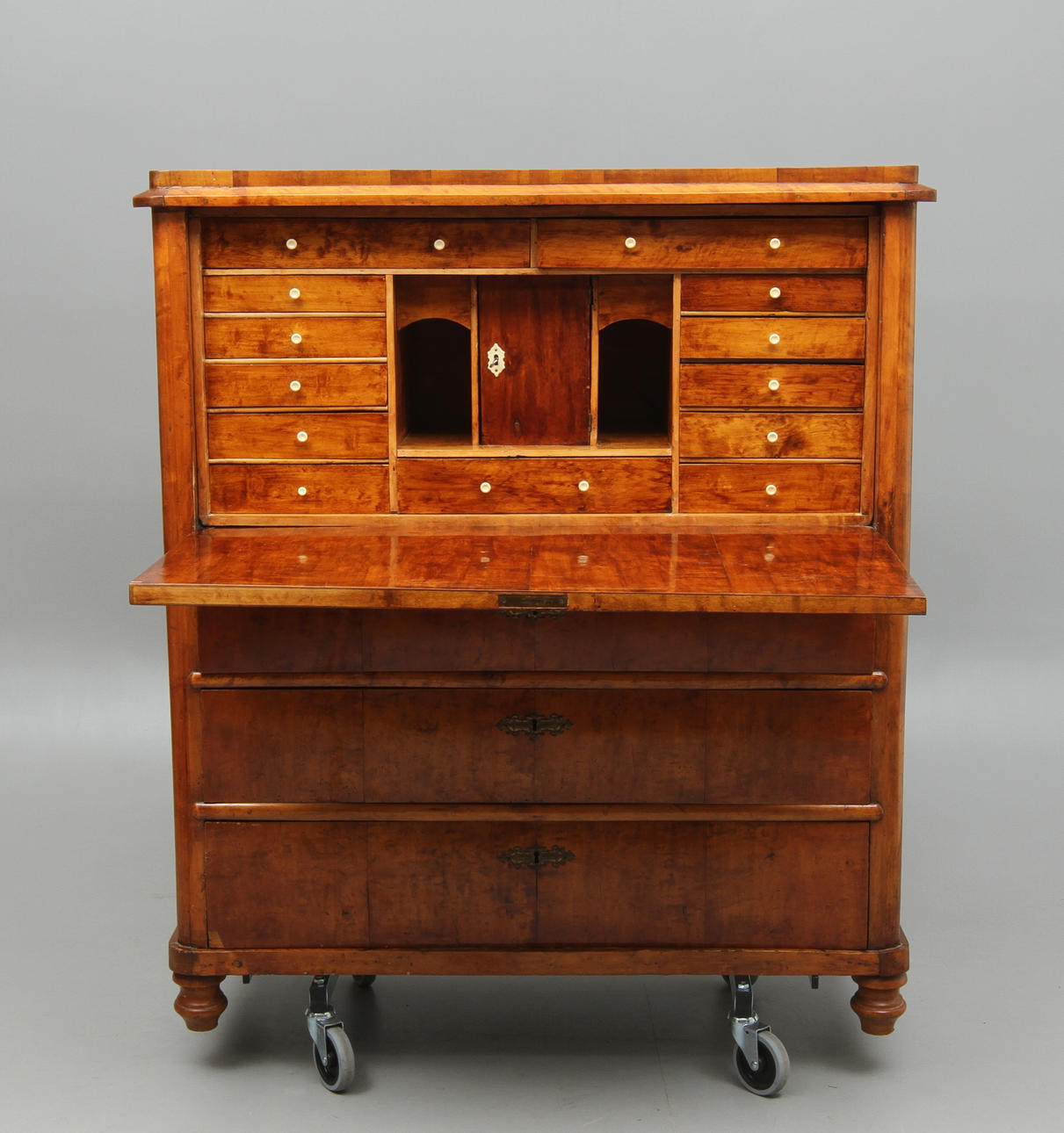 CHIFFONJÈ, 1800-talets slut.