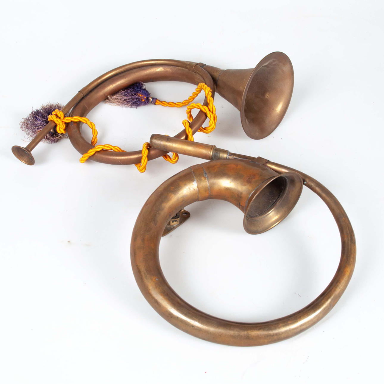 POST/HUNTING HORN, 2 PIECES, BRASS.