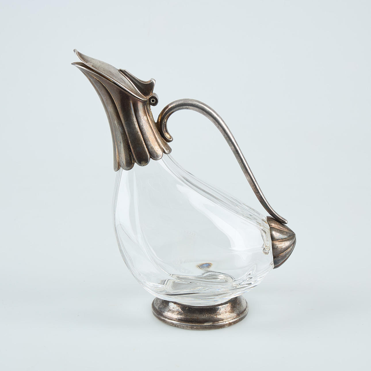 VINKANNA, vitmetall, glas.