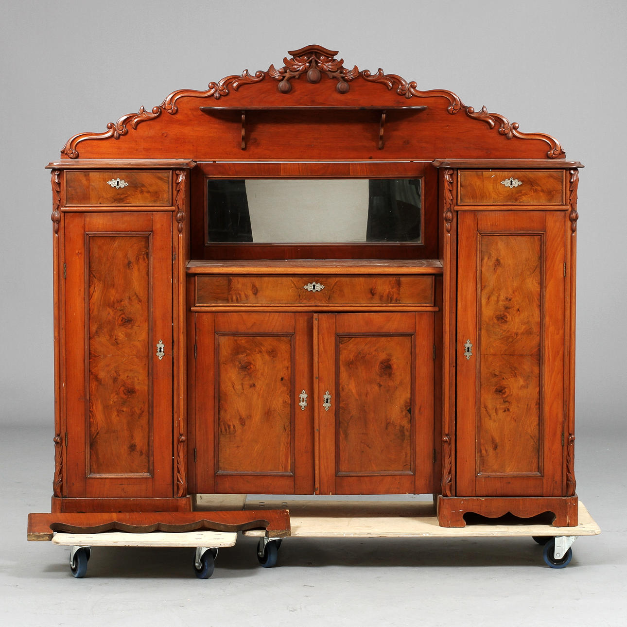 BUFFÉ, nyrenässans 1800-talets slut.