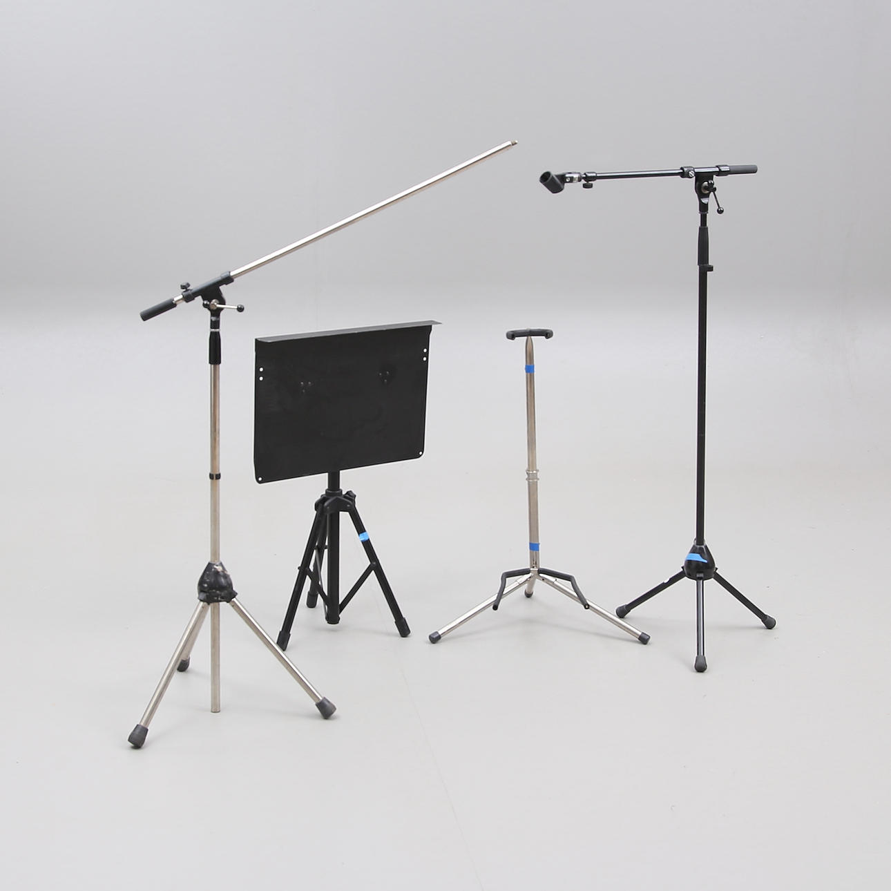 STATIV 4 st, till bla mikrofon, gitarr.