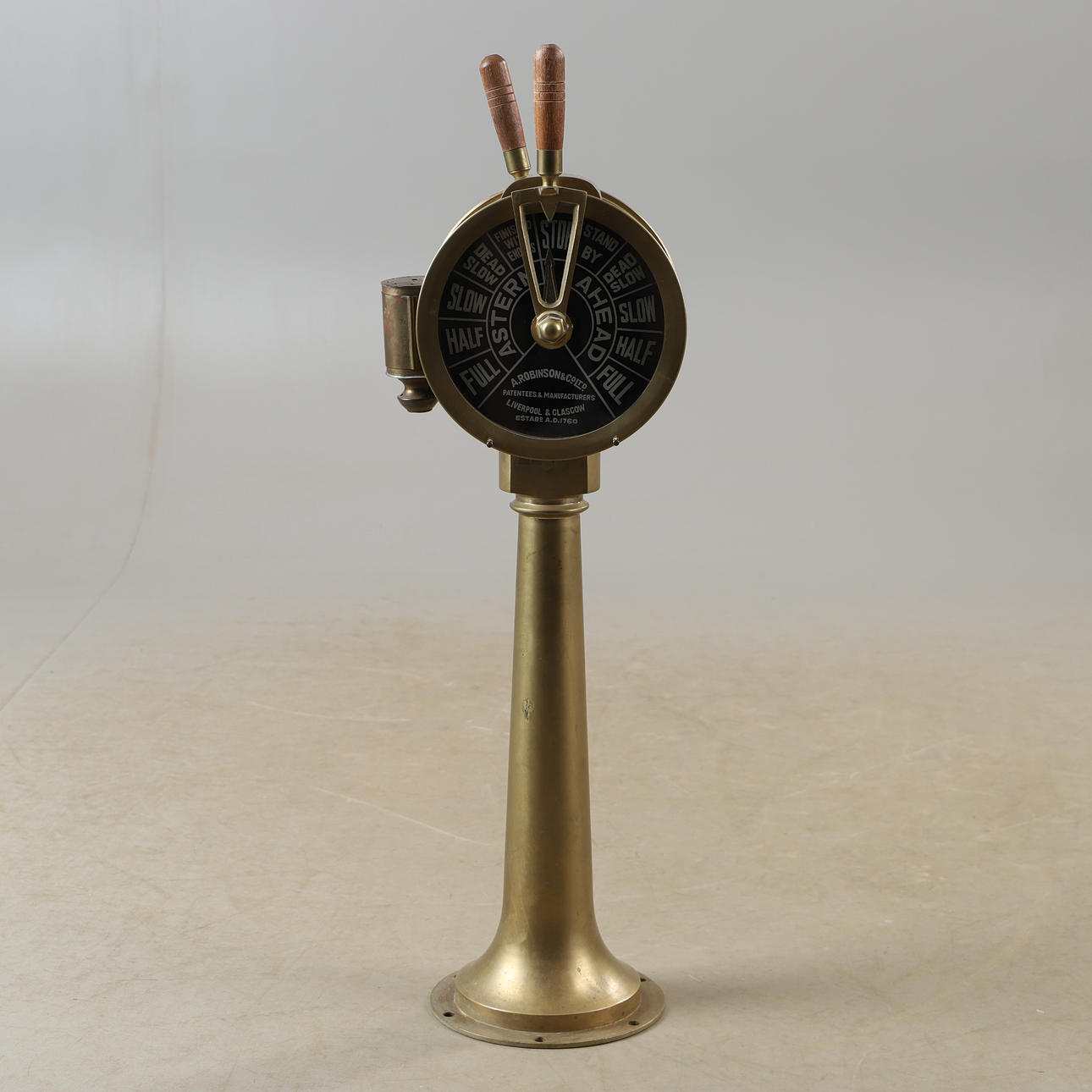 EN REPLIKA MASKINTELEGRAF, messing, A. Robinson & Co. Ltd.