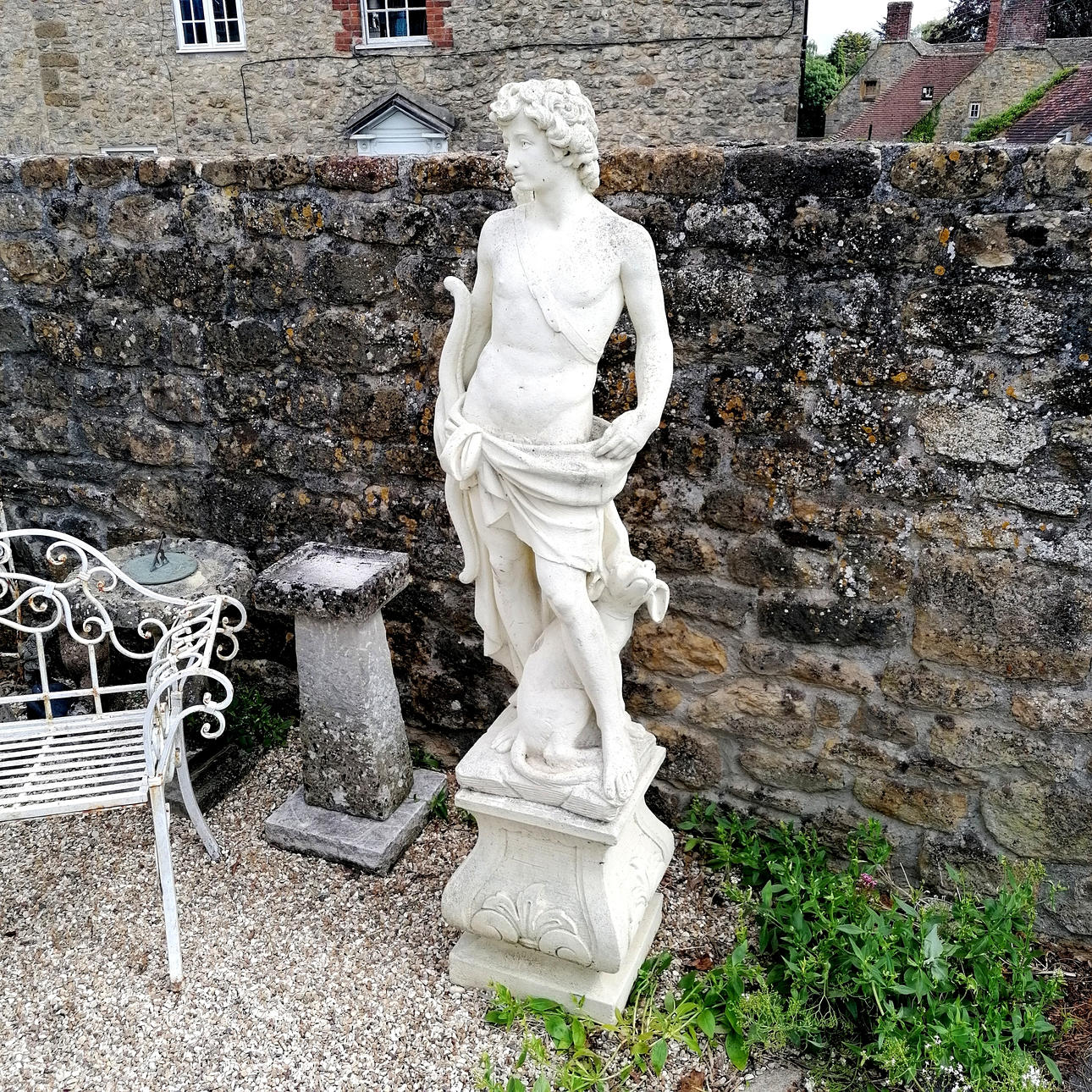 LARGE FIGURE OF THE HUNTER.