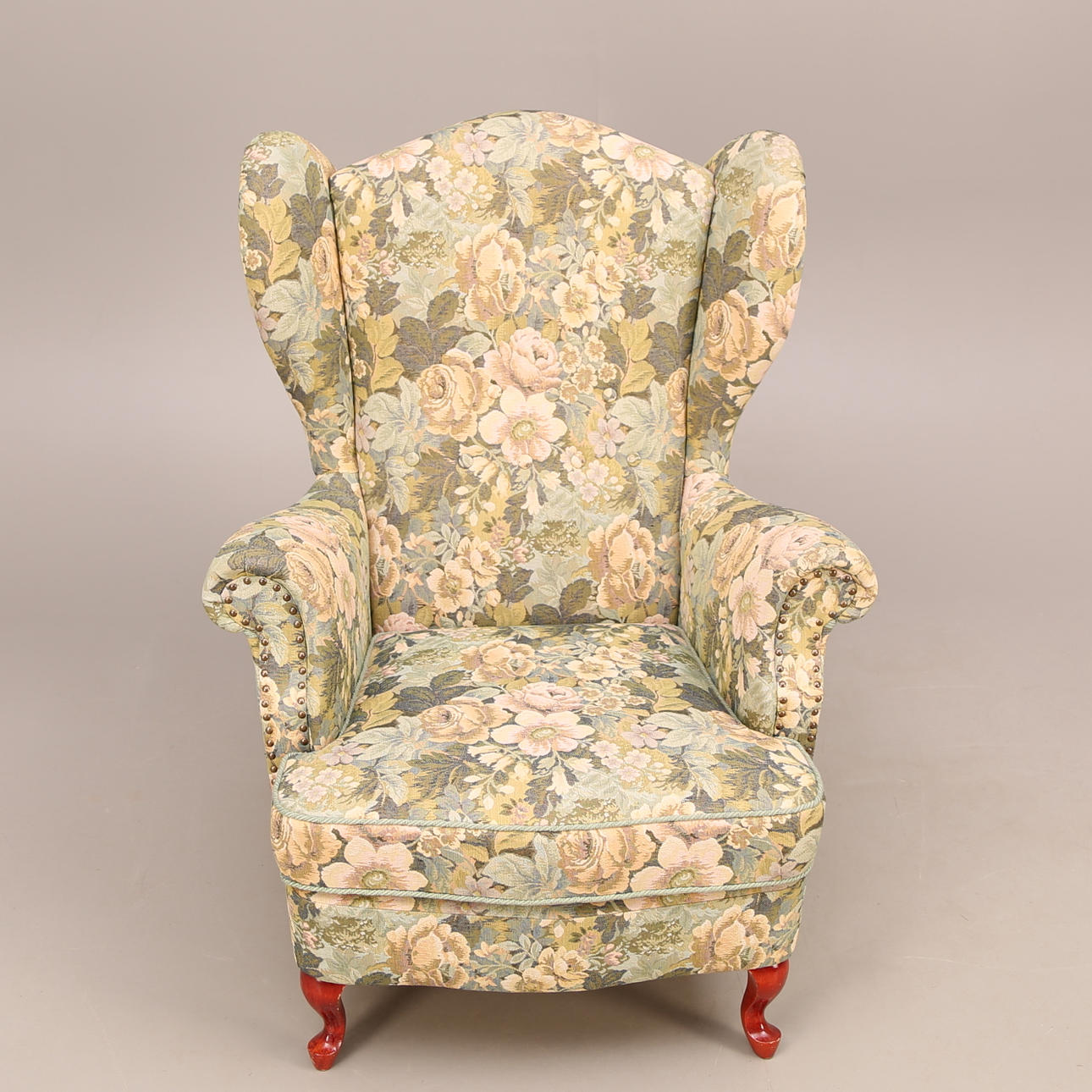 ÖRONLAPPSFÅTÖLJ, blommigt grönt tyg, rokokostil, 1900-tal.