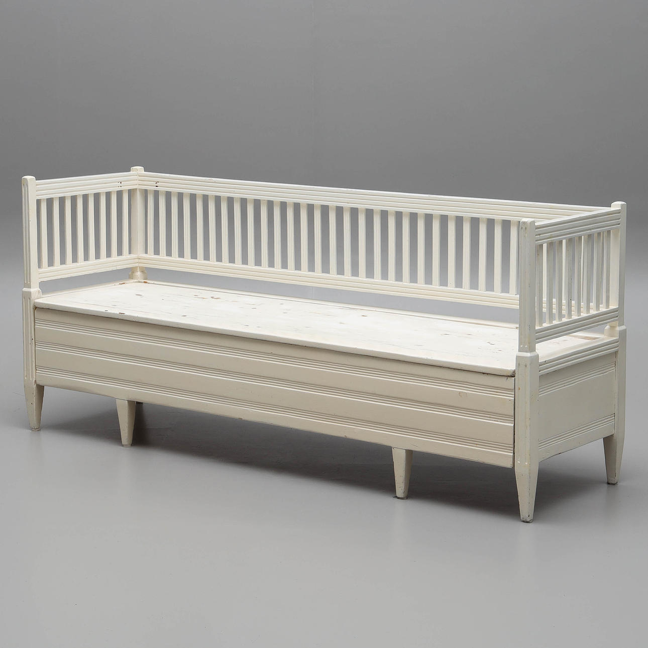 A Carl Larsson style sofa, 18th/20th century.