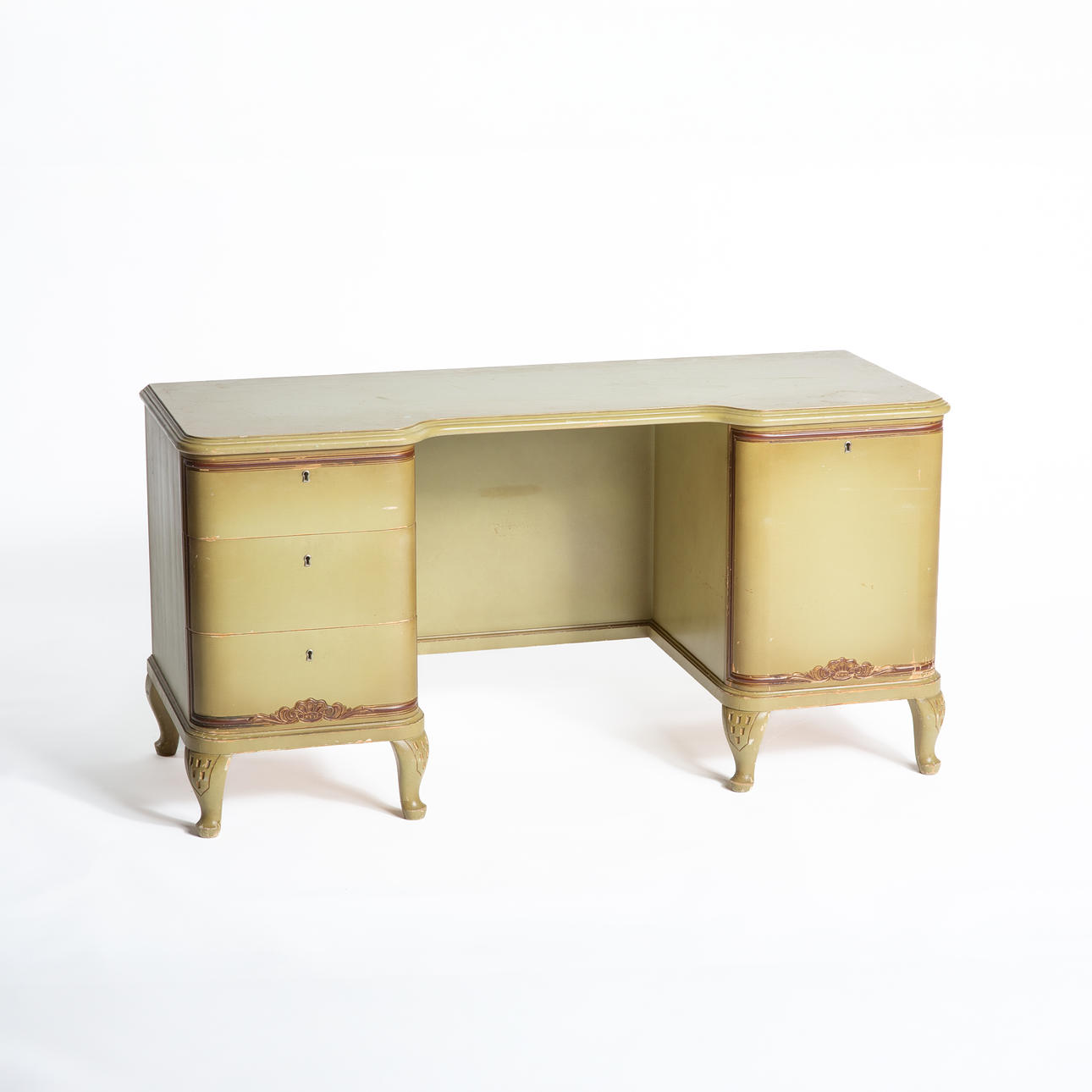 A 20th century Rococo dressing table.