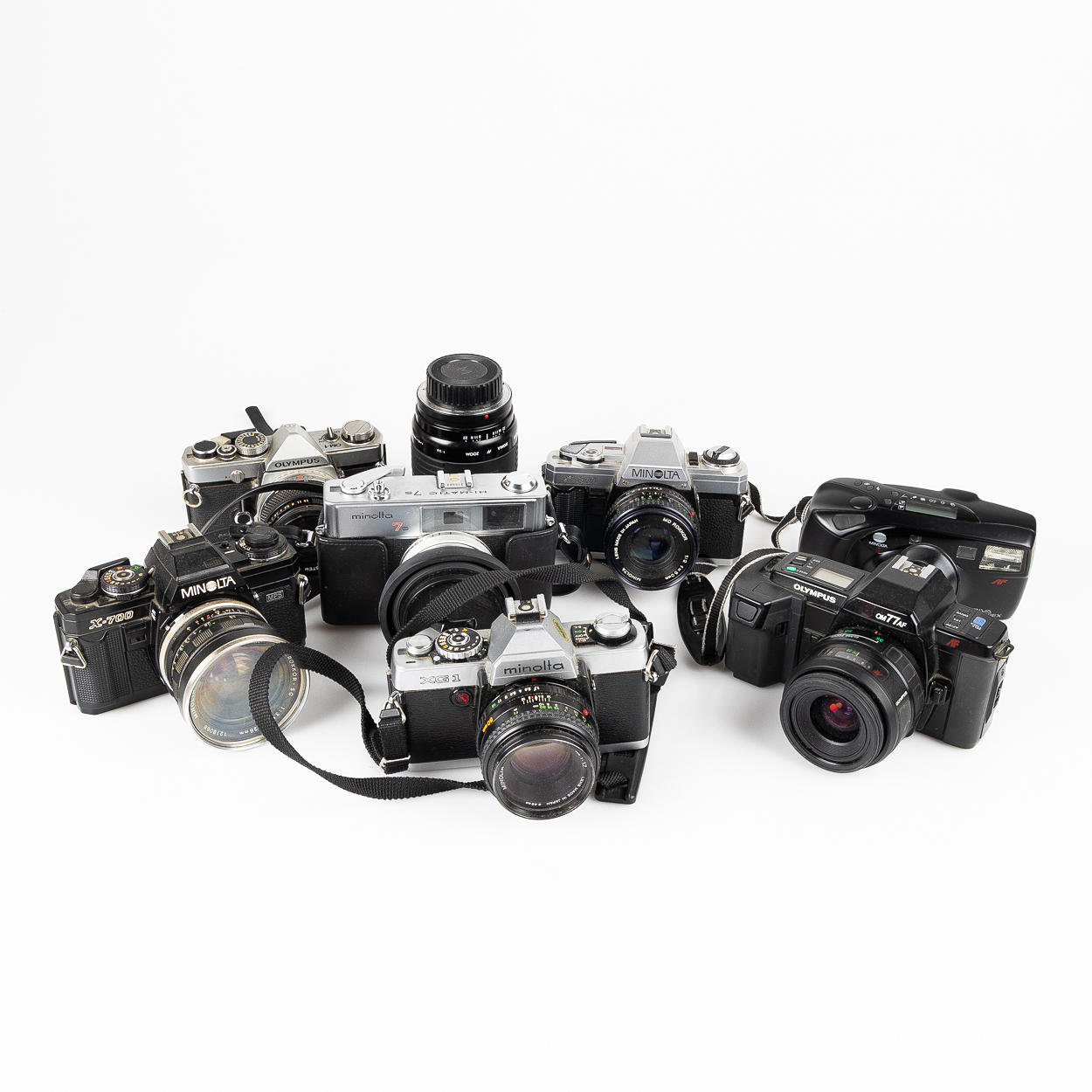 CAMERAS, Minolta and Olympus. 7 pcs.