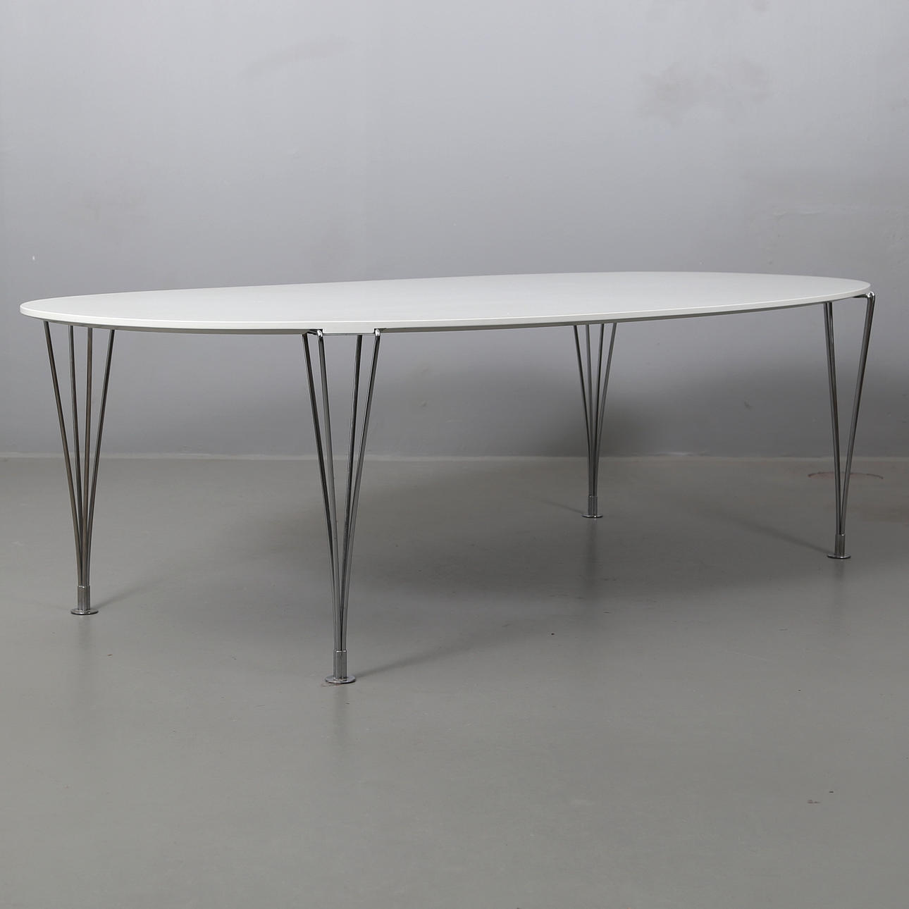 MATSALSBORD, "Superelips", Bruno Mathsson och Piet Hein, Värnamo. 1900-talets andra hälft.