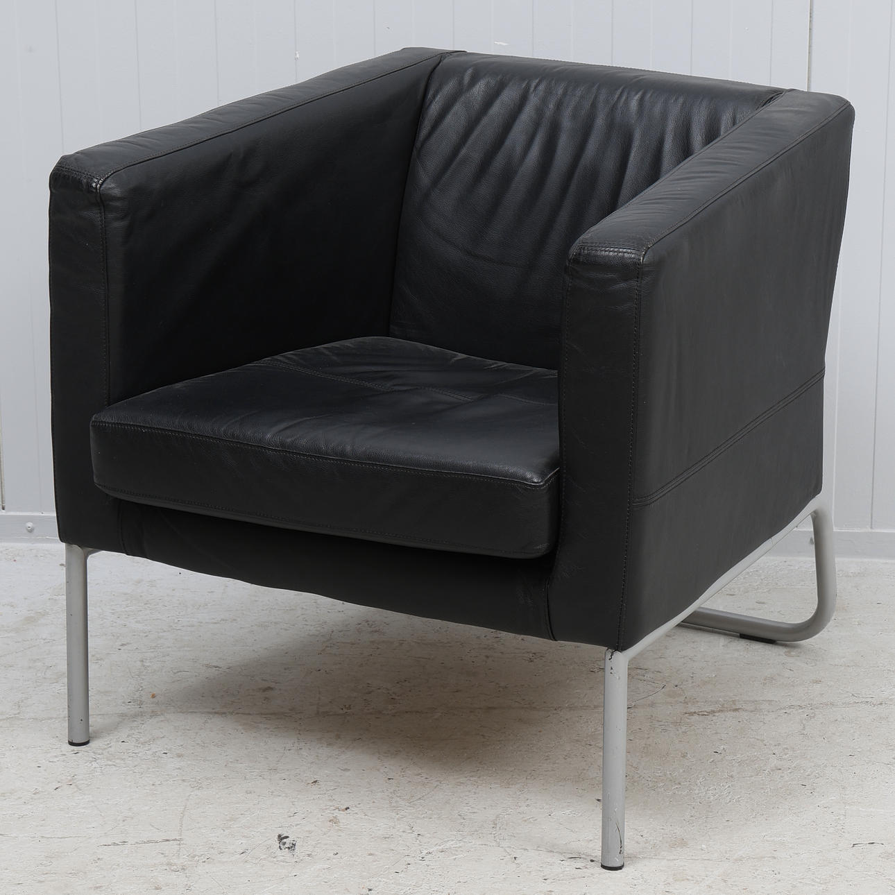 Sillón, «Klappsta», cuero negro, IKEA, década de 1900/2000.
