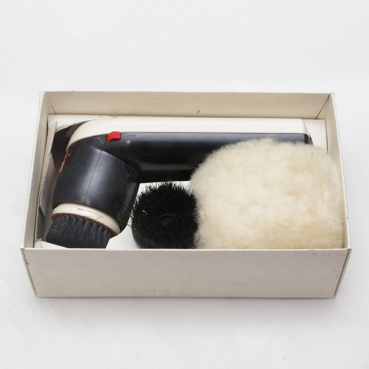 SHOE SHINE MACHINE, Blanka, NilsJohan.