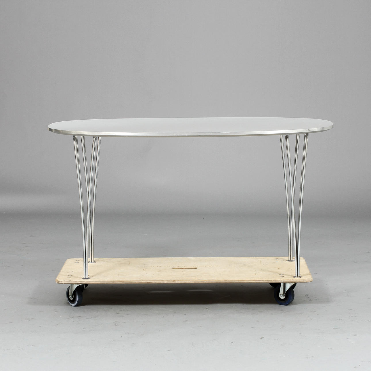 BORD, "Superellips", Piet Hein och Bruno Mathsson för Fritz Hansen, Denmark.